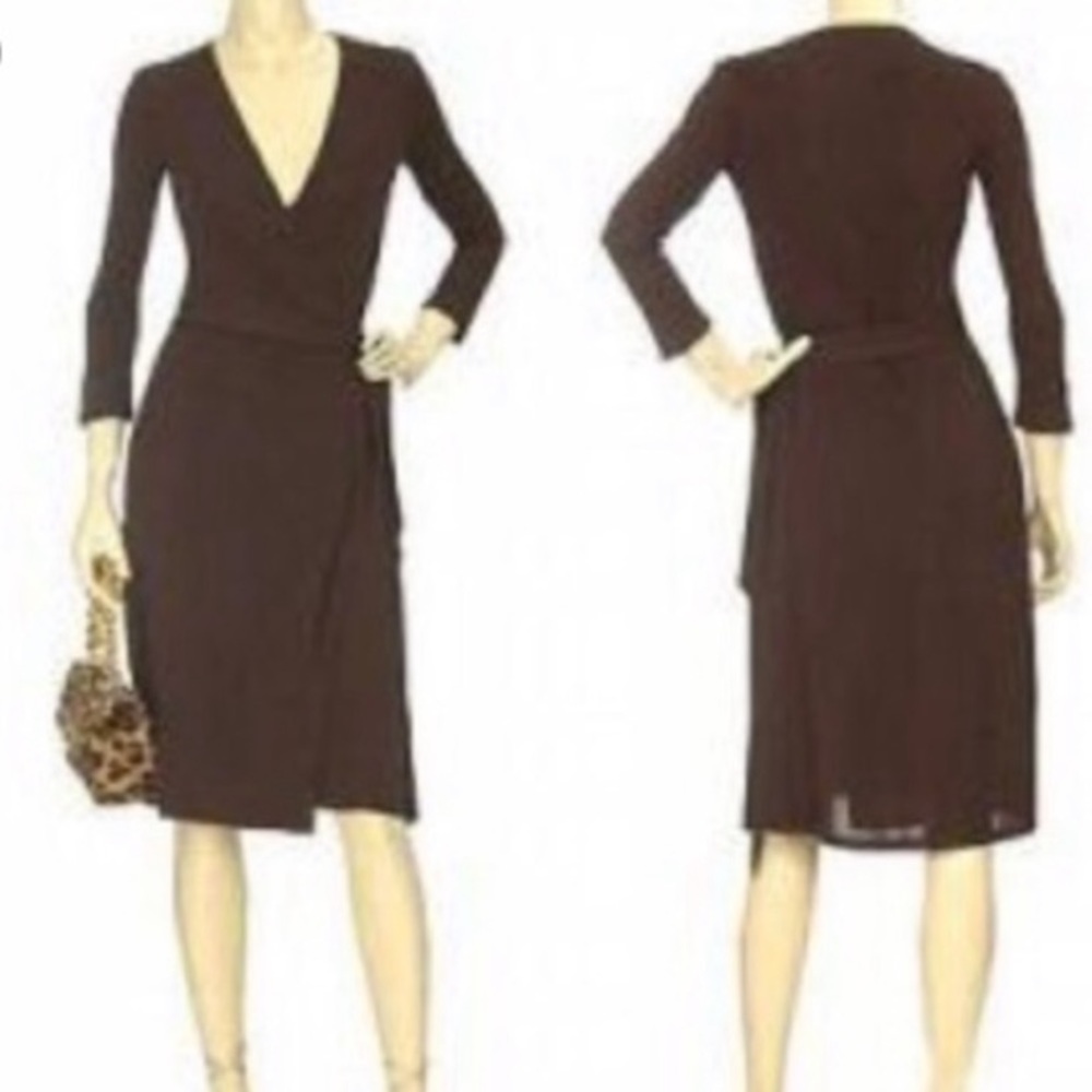 Diane Von Furstenberg Classic Wrap dress. Espresso. Size 4